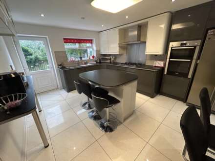 Matthew Close, Oldham, Image 12
