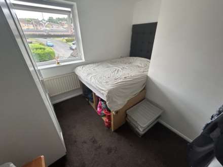 Matthew Close, Oldham, Image 32