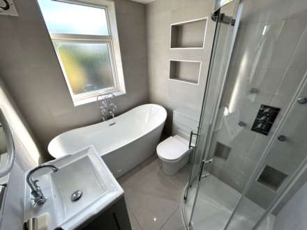 237 Broadway, Chadderton, OL9 8RR, Image 23