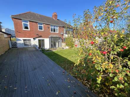 237 Broadway, Chadderton, OL9 8RR, Image 25