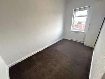 18 Bredbury Street, Chadderton, OL9 8QW, Image 14