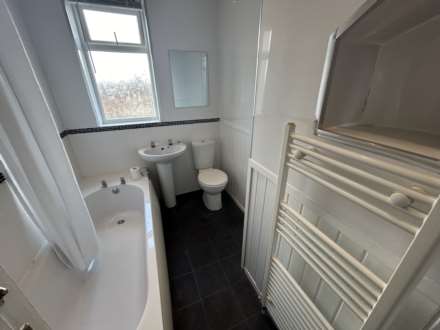 18 Bredbury Street, Chadderton, OL9 8QW, Image 16