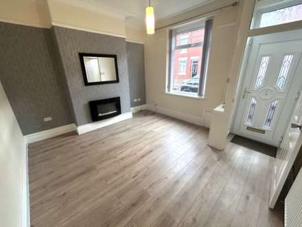 18 Bredbury Street, Chadderton, OL9 8QW, Image 5