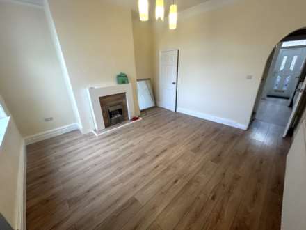 18 Bredbury Street, Chadderton, OL9 8QW, Image 8