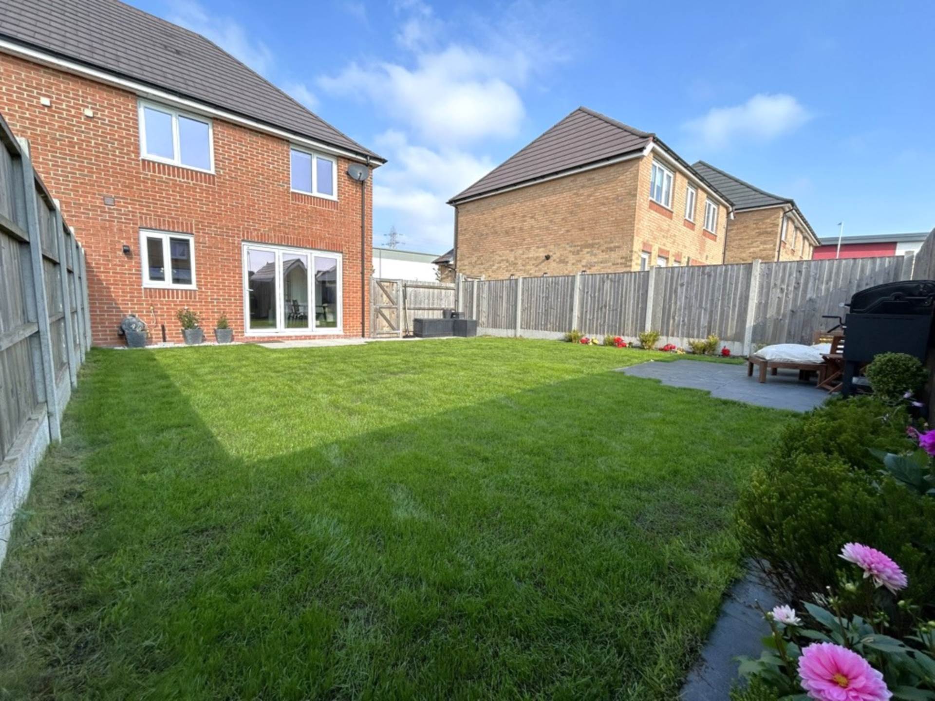 3 Rupert Court, Oldham, OL9 9FT, Image 2