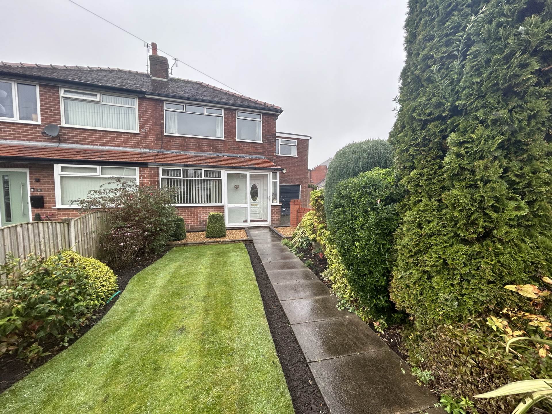 2 Oriel Close, Oldham, OL9 8RL, Image 1