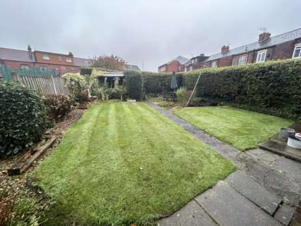 2 Oriel Close, Oldham, OL9 8RL, Image 2
