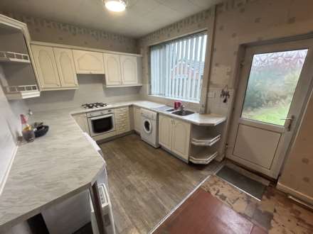 2 Oriel Close, Oldham, OL9 8RL, Image 3