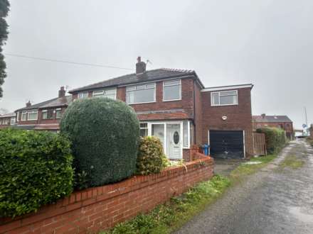 2 Oriel Close, Oldham, OL9 8RL, Image 5