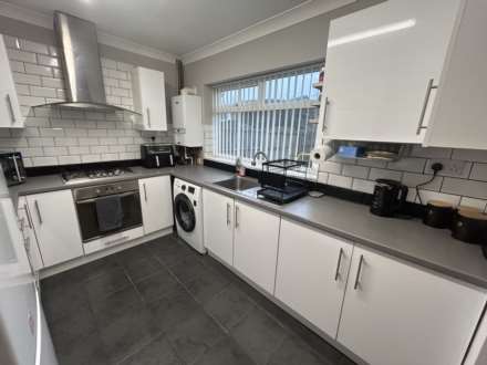 6 Taunton Road, Chadderton, OL9 0BE, Image 11