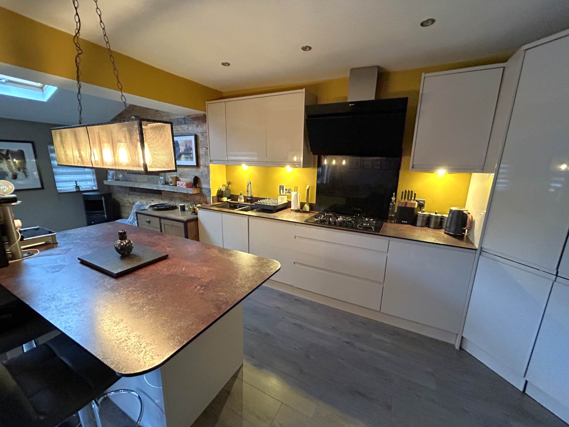 83 Cathedral Road, Oldham, Image 3