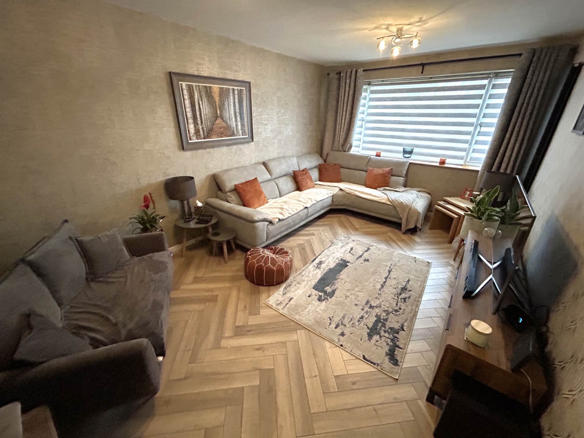 83 Cathedral Road, Oldham, Image 4