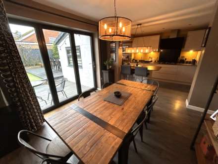 83 Cathedral Road, Oldham, Image 14
