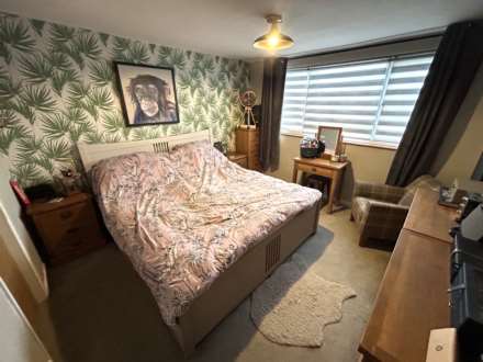 83 Cathedral Road, Oldham, Image 18