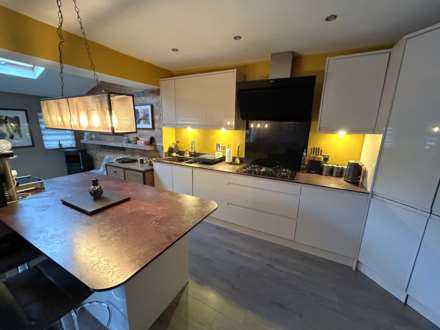 83 Cathedral Road, Oldham, Image 3