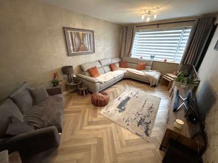 83 Cathedral Road, Oldham, Image 4