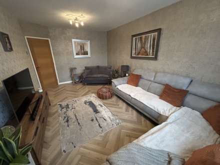 83 Cathedral Road, Oldham, Image 8