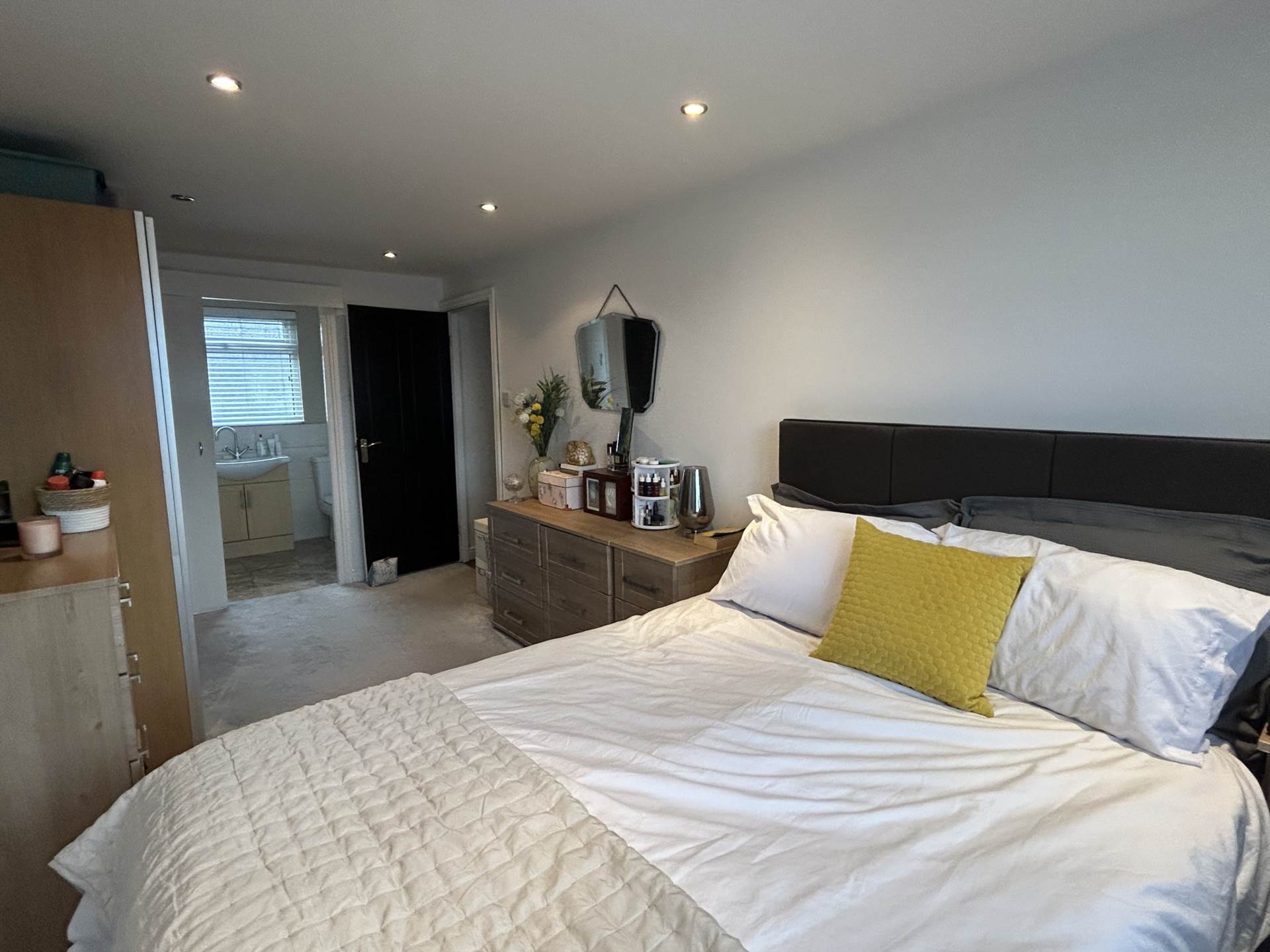 81 Hereford Way, Manchester, M24 2NN, Image 12