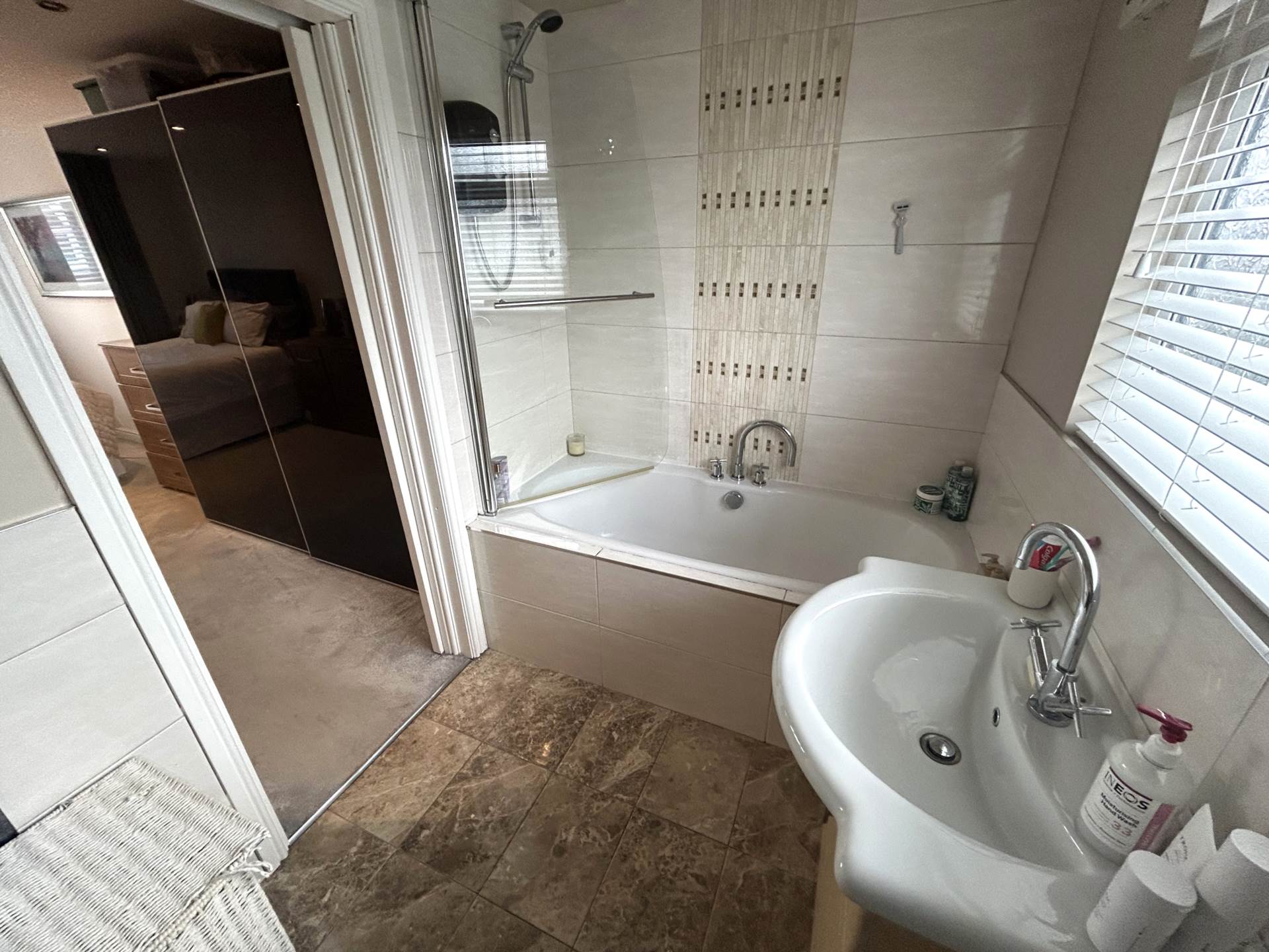 81 Hereford Way, Manchester, M24 2NN, Image 15