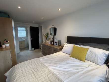 81 Hereford Way, Manchester, M24 2NN, Image 12