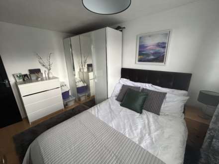 81 Hereford Way, Manchester, M24 2NN, Image 18