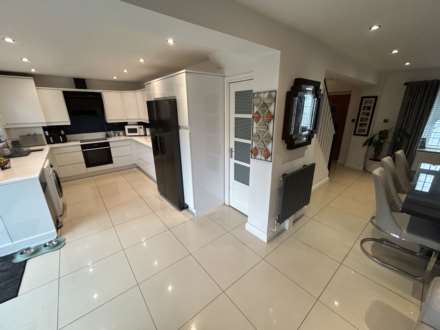 81 Hereford Way, Manchester, M24 2NN, Image 3