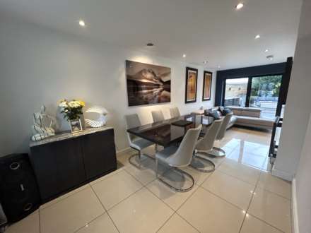 81 Hereford Way, Manchester, M24 2NN, Image 7