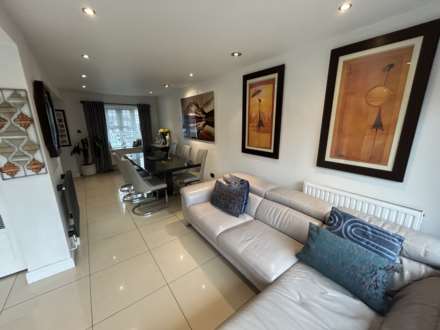 81 Hereford Way, Manchester, M24 2NN, Image 8