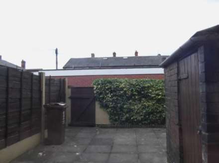 33 Andrew Street, Oldham, OL9 0JT, Image 2