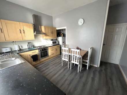 33 Andrew Street, Oldham, OL9 0JT, Image 4