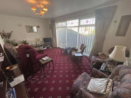 15 Tavistock Drive, Chadderton, OL9 0RQ, Image 2