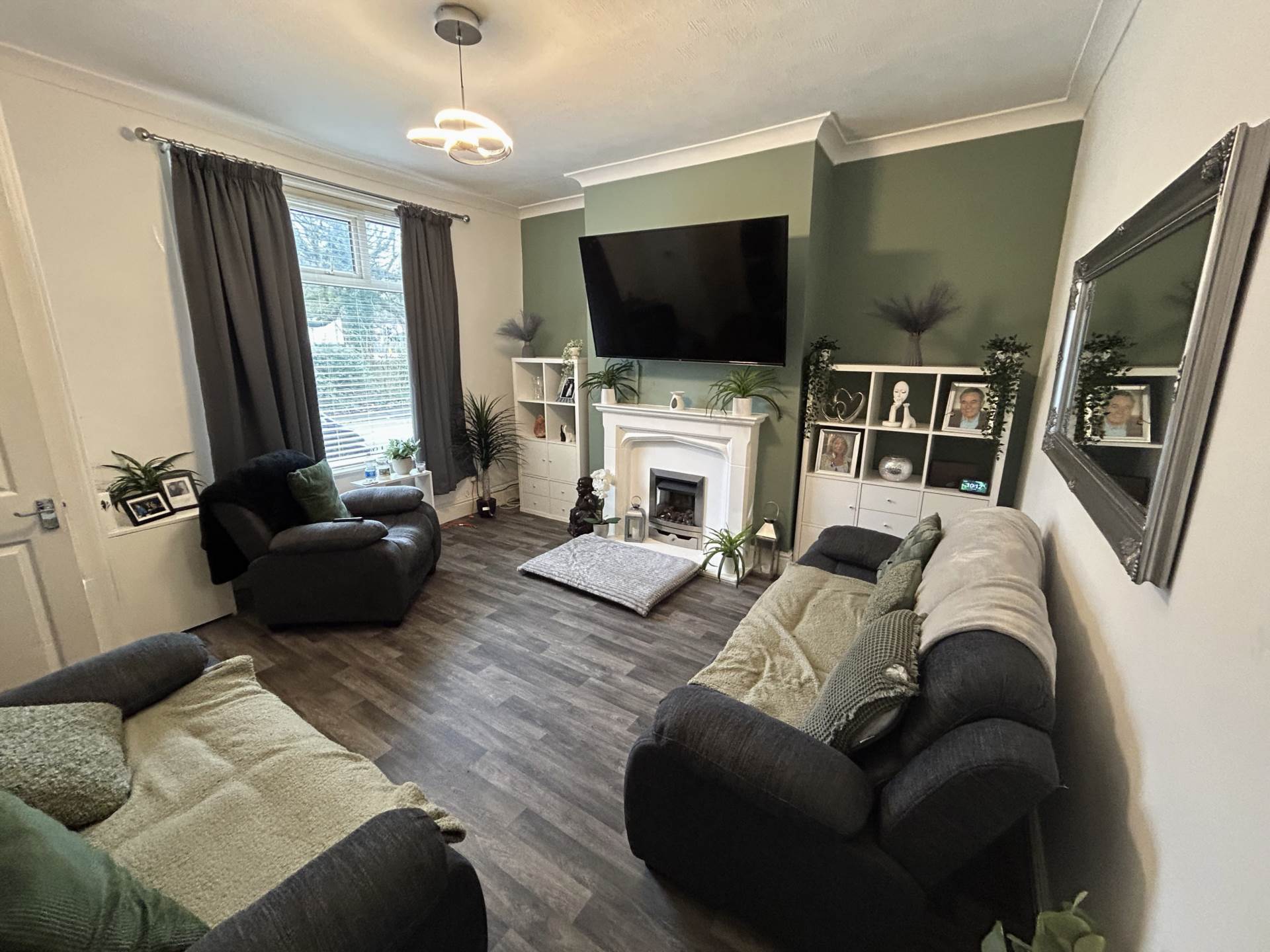Whitegate Lane, Oldham, Image 2