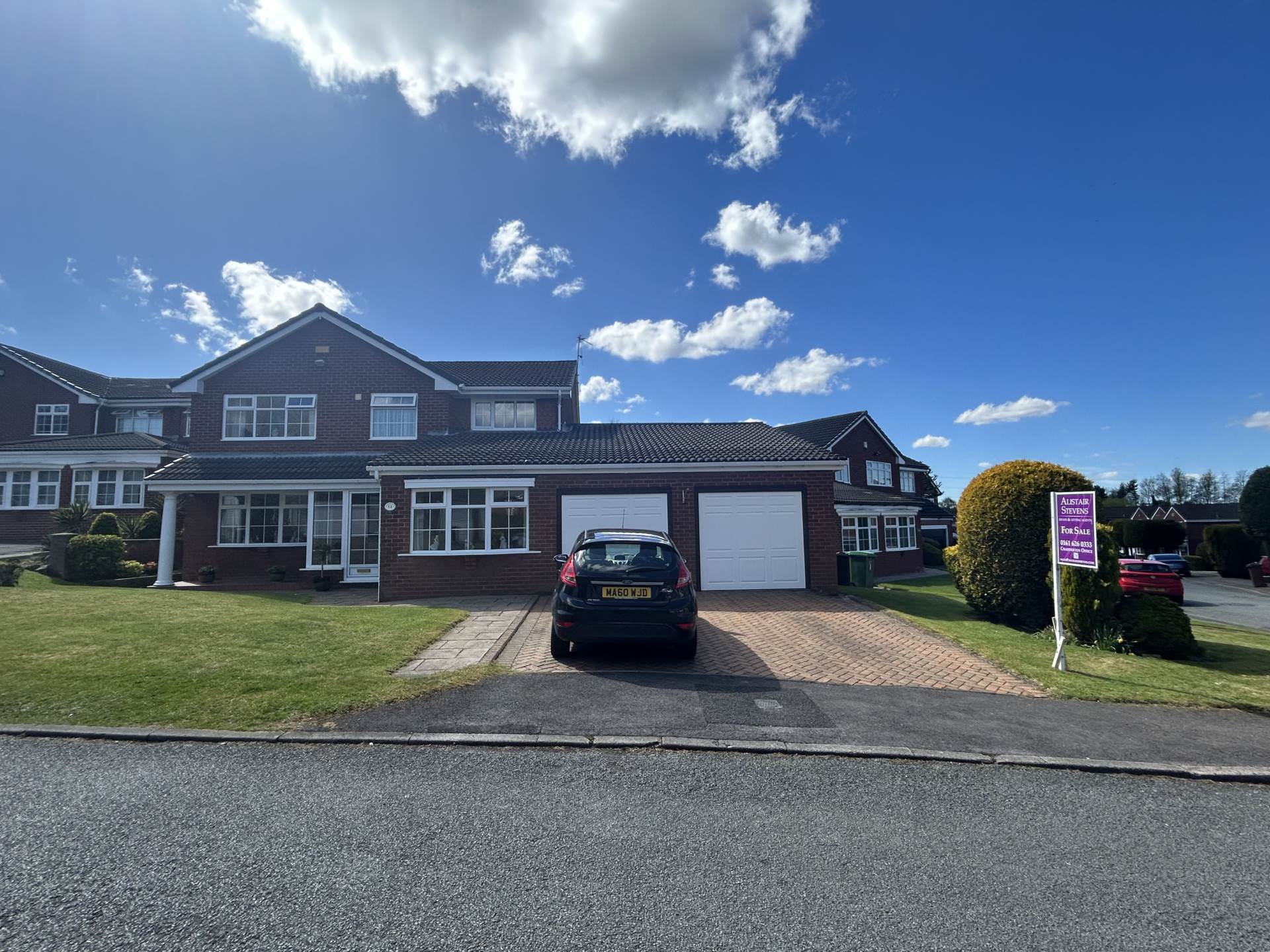 11 Brandwood, Oldham, OL1 2TP, Image 1