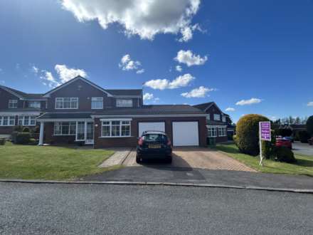 11 Brandwood, Oldham, OL1 2TP, Image 1