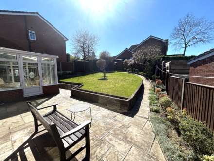 11 Brandwood, Oldham, OL1 2TP, Image 2