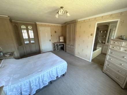 11 Brandwood, Oldham, OL1 2TP, Image 22
