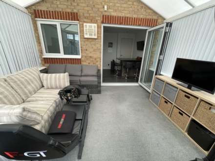 73 Canisp Close, Chadderton, OL9 0NZ, Image 9