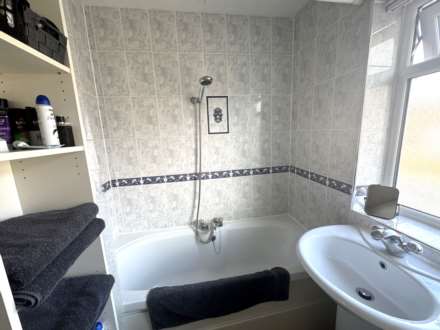 5 Kensington Avenue, Oldham,OL9 0NL, Image 19