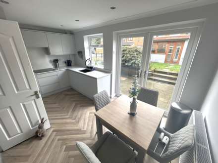 8 Redwood, Oldham, OL9 9TG, Image 8