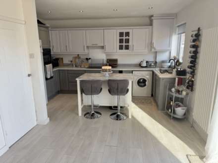 Chichester Crescent, Chadderton, Image 4