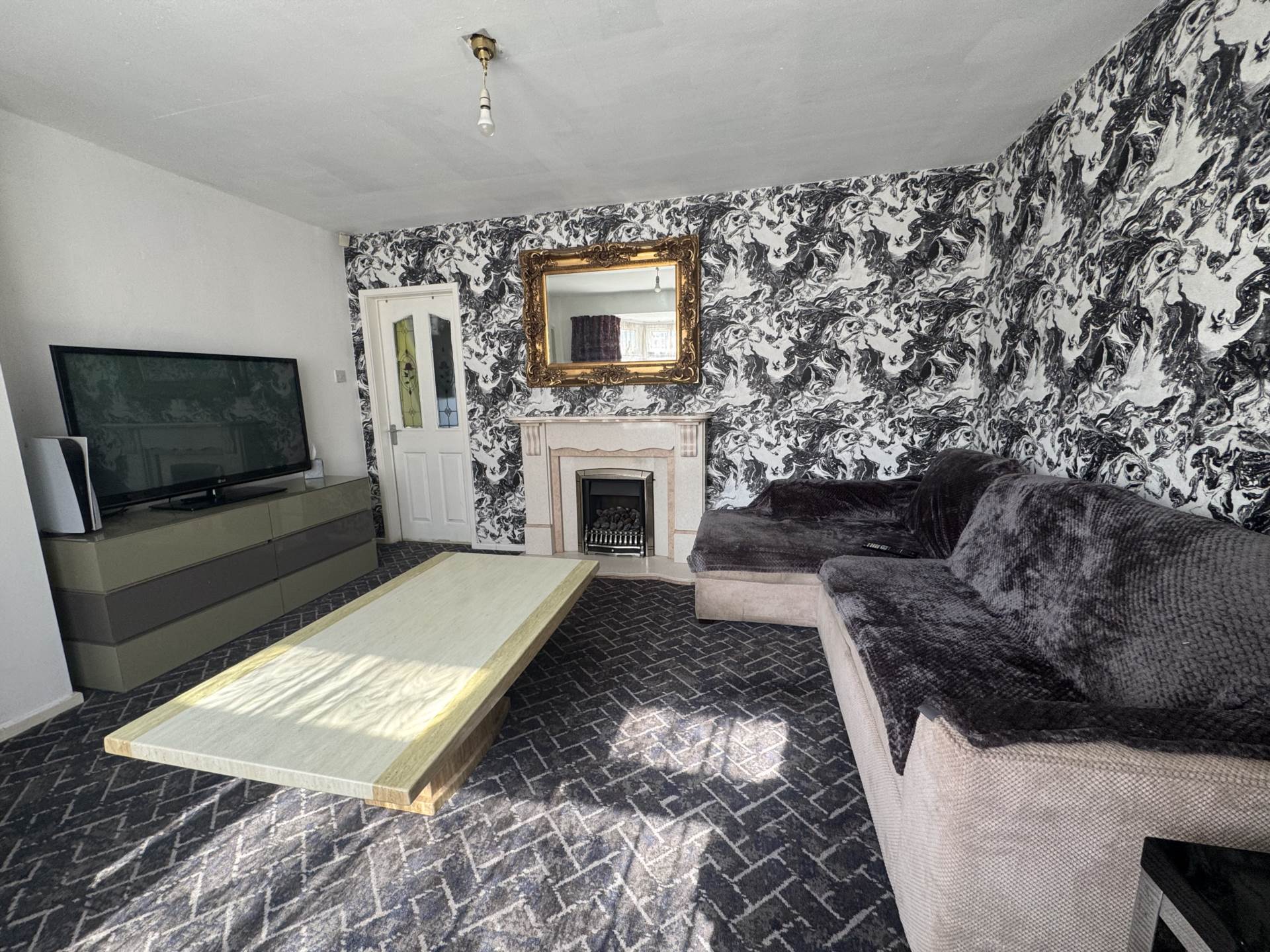 Hawthorne Grove, Oldham, Image 2