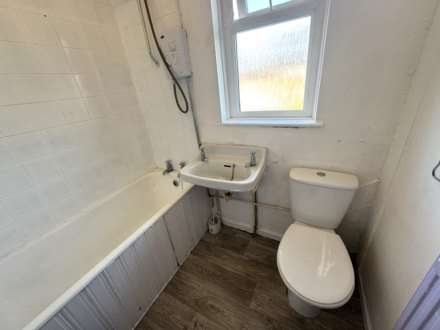 Hawthorne Grove, Oldham, Image 13