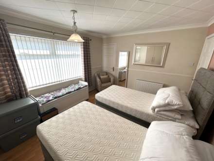 3 Palm Grove, Oldham,OL9 0DU, Image 12
