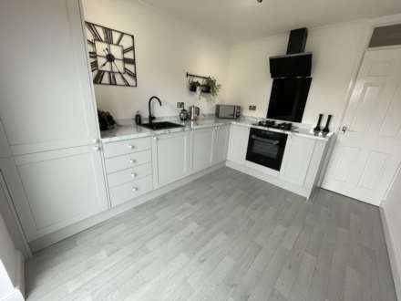 1 Tulip Close, Chadderton, OL9 9TF, Image 2