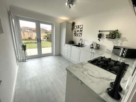 1 Tulip Close, Chadderton, OL9 9TF, Image 3