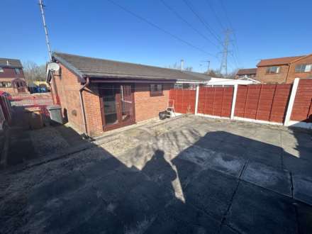 Redwood, Oldham, Image 12