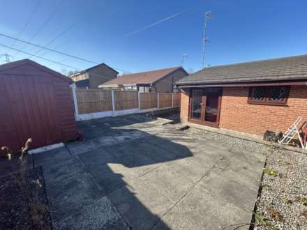 Redwood, Oldham, Image 13