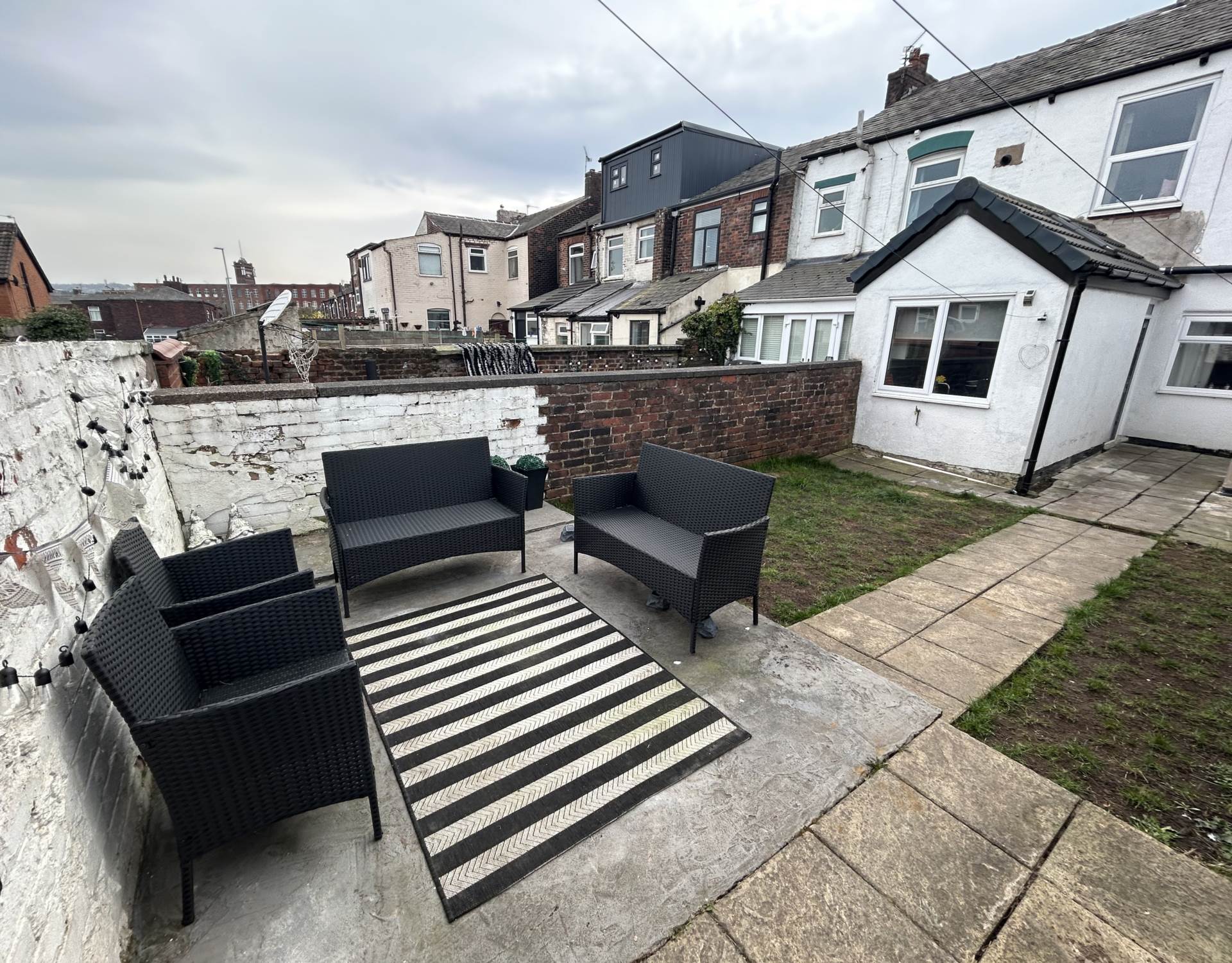 38 Queens Road, Chadderton, OL9 9HS, Image 2