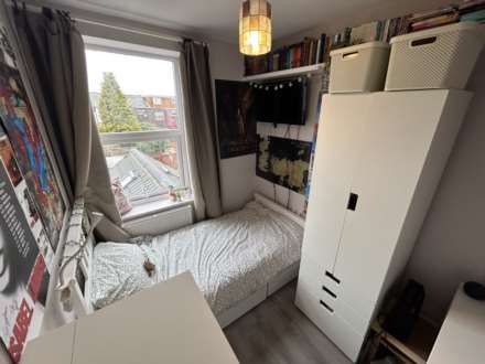 38 Queens Road, Chadderton, OL9 9HS, Image 18
