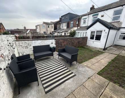 38 Queens Road, Chadderton, OL9 9HS, Image 2
